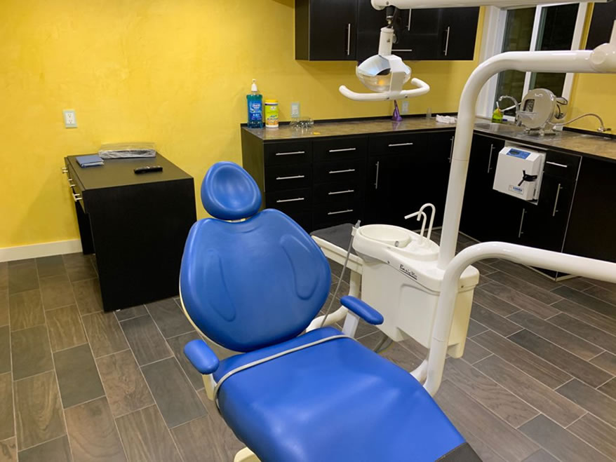 Consultorio dental Clínica Moderna — silla dental profesional